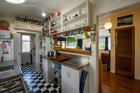 Photo of property in 17a Taranaki Street, Picton, 7220