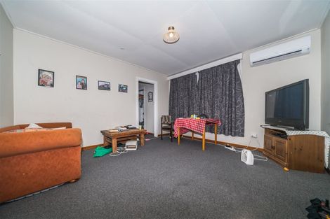 Photo of property in 1-2/8 Dahlia Street, Palmerston North, 4410