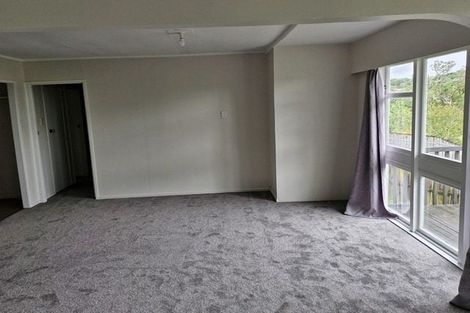 Photo of property in 15 Holmes Drive South, West Harbour, Auckland, 0618