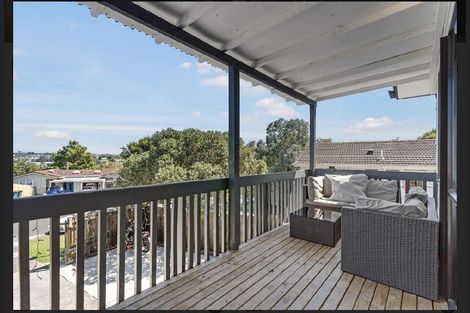 Photo of property in 14 Rena Place, West Harbour, Auckland, 0618