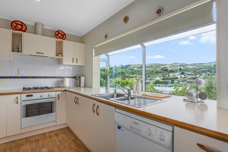 Photo of property in 9 Hampton Hill Road, Tawa, Wellington, 5028