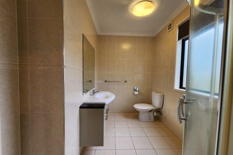 Photo of property in 63 Medallion Drive, Oteha, Auckland, 0632