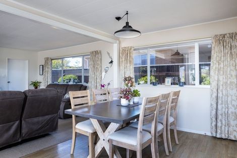 Photo of property in 51 Manu Crescent, Upper Vogeltown, New Plymouth, 4310