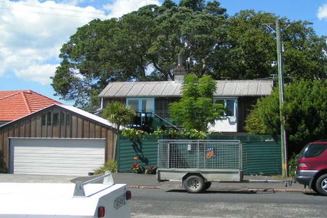 Photo of property in 59 Queen Street, Northcote Point, Auckland, 0627
