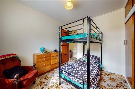 Photo of property in 68 Akaroa Drive, Maupuia, Wellington, 6022