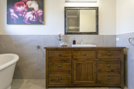 Photo of property in 1 Flaxen Way, Kinloch, Taupo, 3377