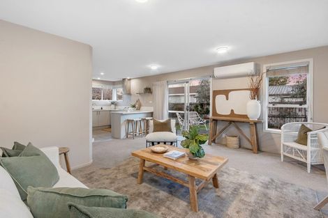 Photo of property in 2/72 Winters Road, Redwood, Christchurch, 8051