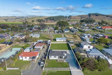 Photo of property in 20 Blake Street, Porangahau, 4293