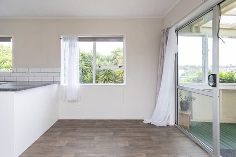 Photo of property in 45 Borich Road, Sunnyvale, Auckland, 0612