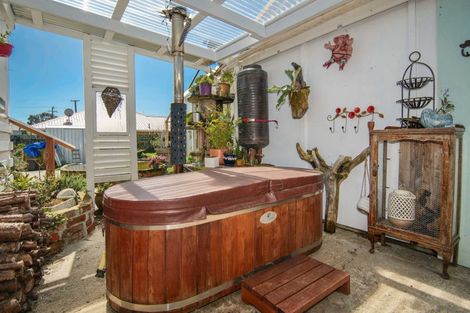 Photo of property in 123 Queen Street, Westport, 7825