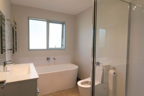 Photo of property in 20 Beach Road, Castor Bay, Auckland, 0620