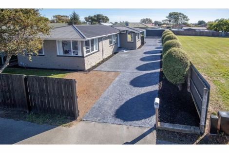 Photo of property in 12 Rosanna Place, Aranui, Christchurch, 8061