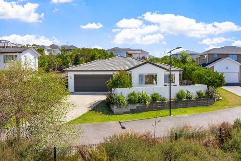 Photo of property in 9 Tirohanga Crescent, Stanmore Bay, Whangaparaoa, 0932