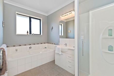 Photo of property in 28 Prebblewood Drive, Prebbleton, 7604