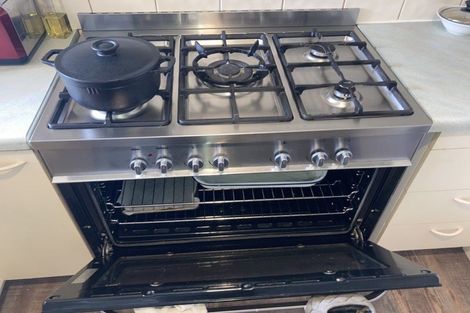 Photo of property in 4 Ronald George Place, Parklands, Christchurch, 8083