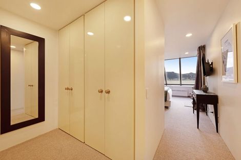 Photo of property in 2/328 Oriental Parade, Oriental Bay, Wellington, 6011