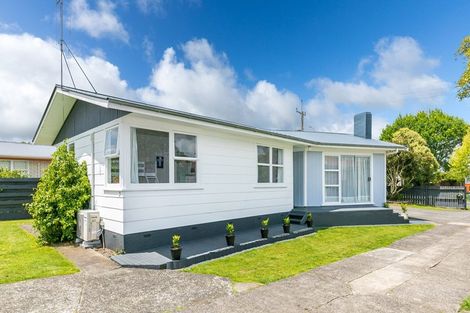 Photo of property in 104 Collins Road, Melville, Hamilton, 3206