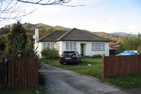 Photo of property in 17 Wood Street, Wainuiomata, Lower Hutt, 5014