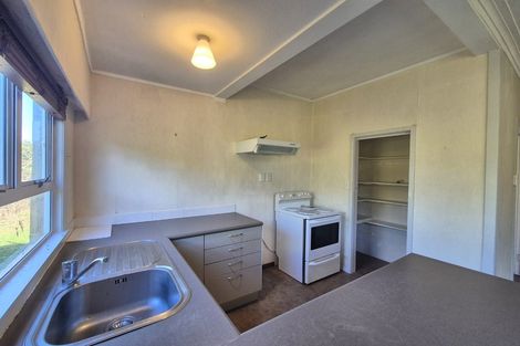 Photo of property in 180 Tasman Street, Opunake, 4616