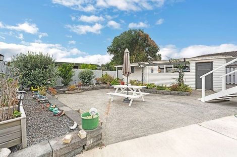 Photo of property in 12 Suwyn Place, Weymouth, Auckland, 2103