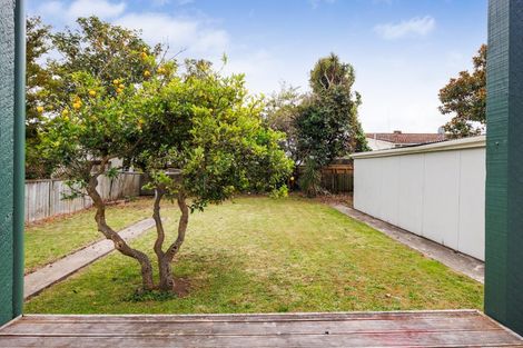 Photo of property in 8 Guy Avenue, Takaro, Palmerston North, 4410