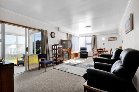 Photo of property in 2 Turuturu Road, Hawera, 4610