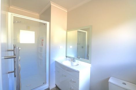 Photo of property in 136 Stratford Drive, Cable Bay, 0420