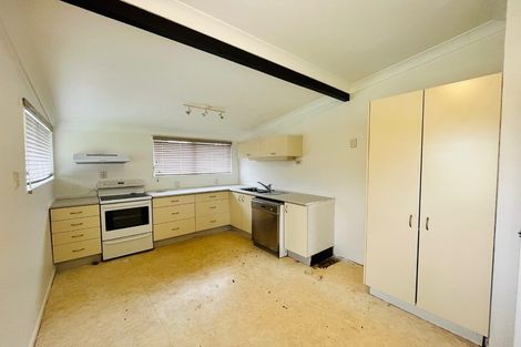 Photo of property in 13 Helms Place, Manurewa, Auckland, 2102