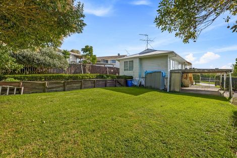 Photo of property in 26 Beauchamp Drive, Massey, Auckland, 0614