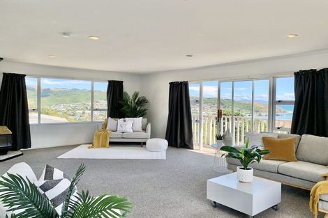 Photo of property in 11 De Castro Place, Titahi Bay, Porirua, 5022