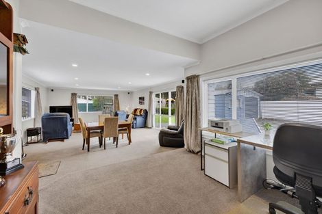 Photo of property in 74 Puriri Street, Hawera, 4610