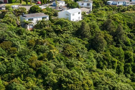 Photo of property in 30a Cheltenham Terrace, Newlands, Wellington, 6037