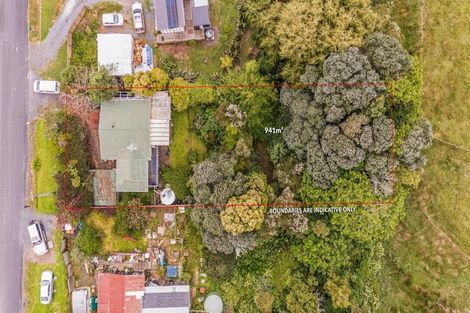 Photo of property in 50 Bays Road, Orere Point, Papakura, 2585