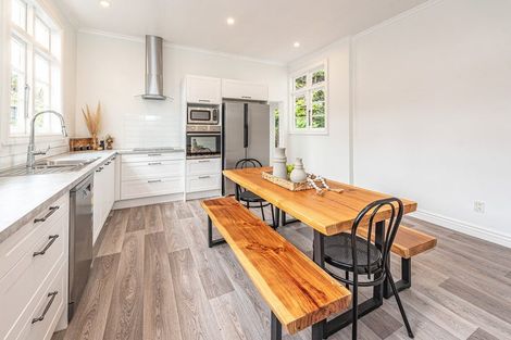 Photo of property in 2 Alma Road, Gonville, Whanganui, 4501