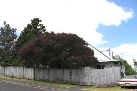 Photo of property in 2/24 Gatman Street, Birkdale, Auckland, 0626