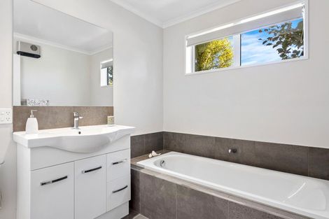 Photo of property in 21 Lewis Close, Rangiora, 7400