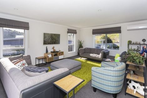 Photo of property in 32 Blue Stone Drive, Waiareka Junction, Oamaru, 9401