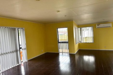 Photo of property in 32 Wai Iti Place, Clendon Park, Auckland, 2103