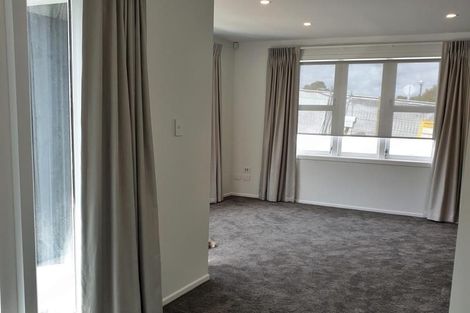 Photo of property in 19 Taupo Street, Green Bay, Auckland, 0604