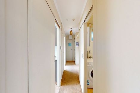 Photo of property in Victoria Court, 7/4 Queen Street, Mount Victoria, Wellington, 6011