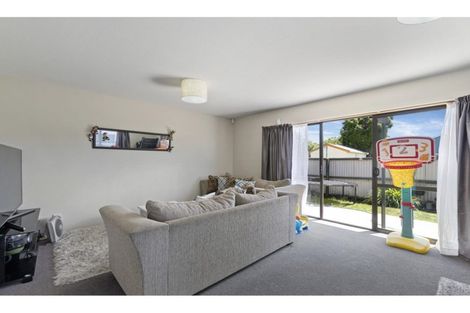 Photo of property in 2/517 Hereford Street, Linwood, Christchurch, 8011