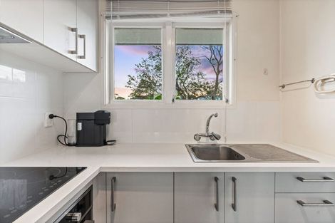 Photo of property in 1/32 Rosewarne Crescent, Glendene, Auckland, 0602