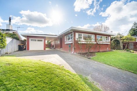 Photo of property in 4 Wikiriwhi Crescent, Awapuni, Palmerston North, 4412