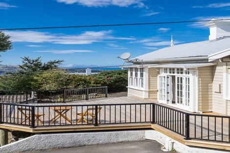 Photo of property in 28 Argyle Street, Mornington, Dunedin, 9011