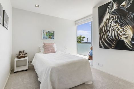Photo of property in 10a Eastcliffe Road, Castor Bay, Auckland, 0620