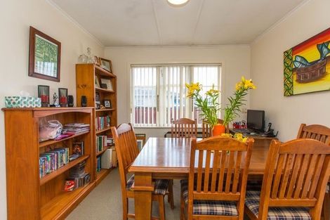 Photo of property in 18 Crawford Avenue, Mangere Bridge, Auckland, 2022
