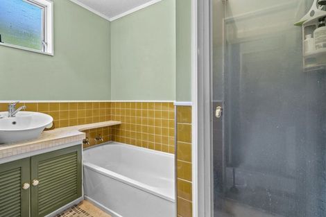 Photo of property in 27 Solander Place, Whitby, Porirua, 5024