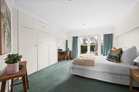 Photo of property in 16 Howard Road, Taradale, Napier, 4112