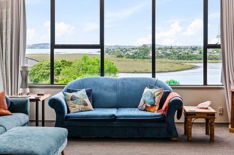 Photo of property in 19 Constable Lane, West Harbour, Auckland, 0618