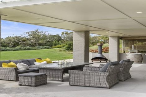 Photo of property in 497 Whitford Road, Whitford, Howick, 2571